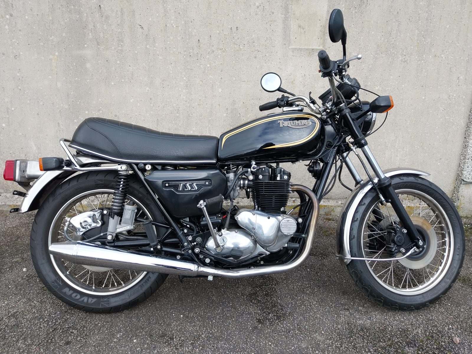 TRIUMPH TSS